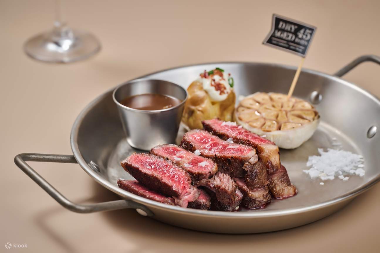 Makan malam prasmanan